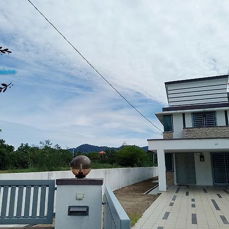Sri Manjung Ma Maison Homestay Lumut Eksteriør billede